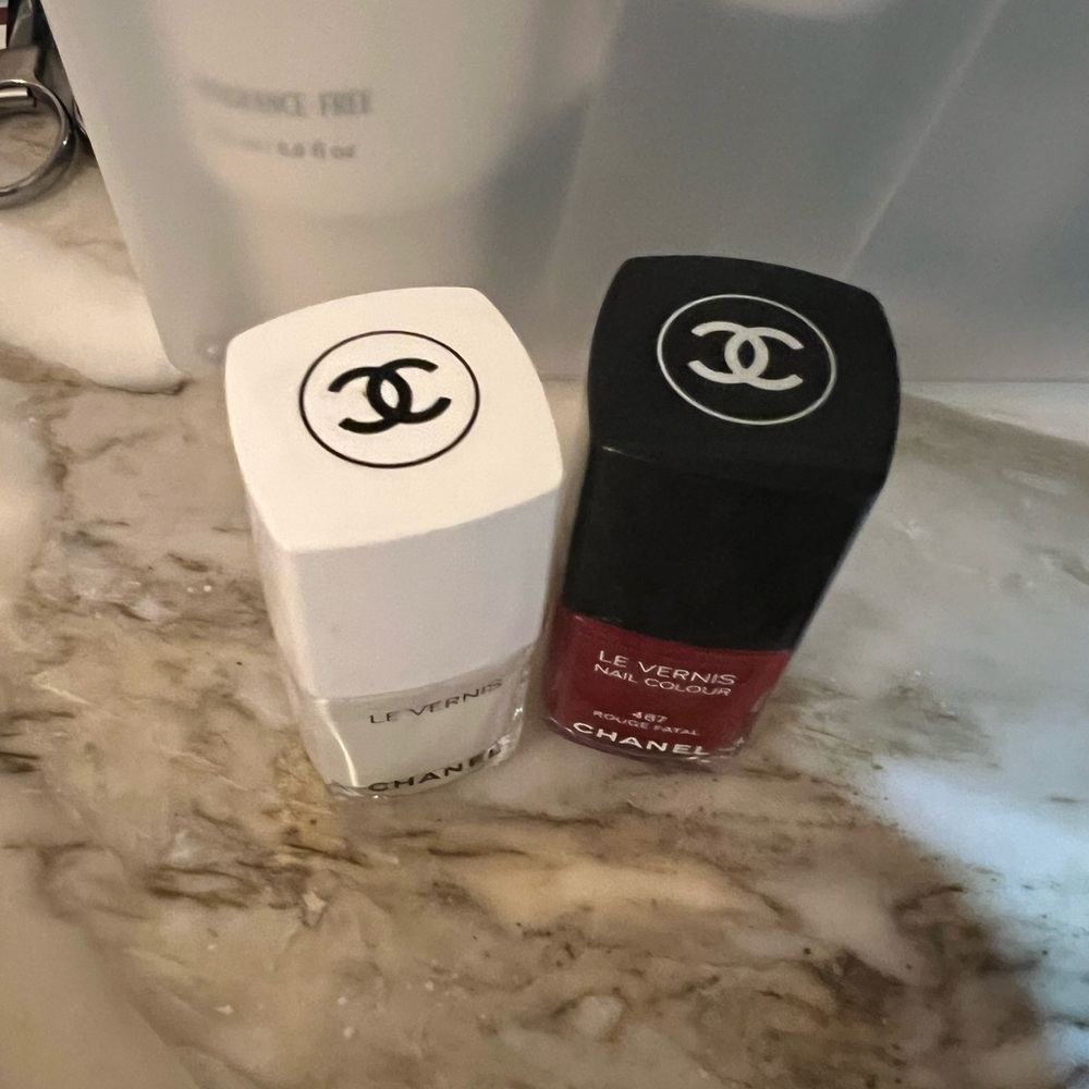 Chanel Nail Polish x Two - Picture 3 of 3